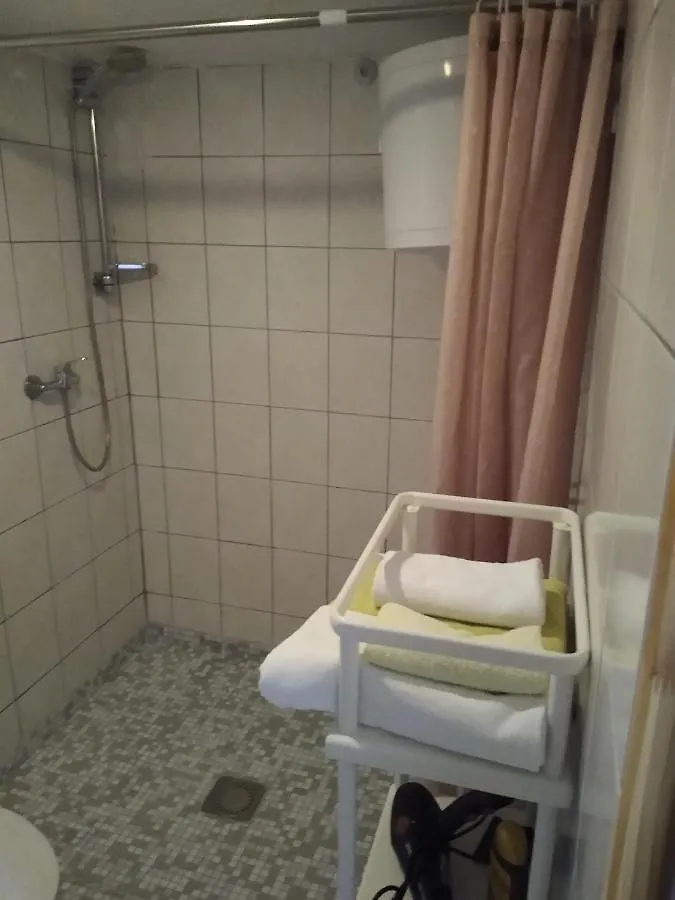 Apartment Nives ザダル
